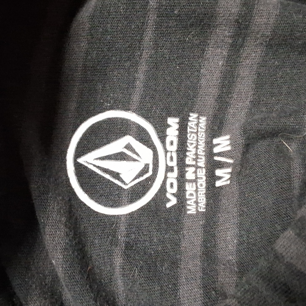 Volcom size youth, medium black long sleeve hoodie  pull over without pocket - Picture 3 of 11